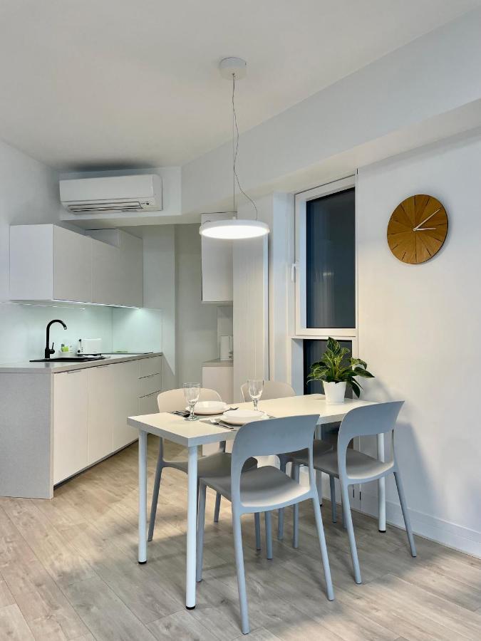 Apartamenty Towarowa Poznan Exterior foto